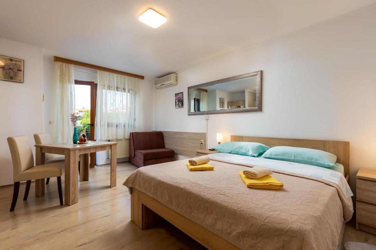 Apartments Kristina Rovinj Buitenkant foto